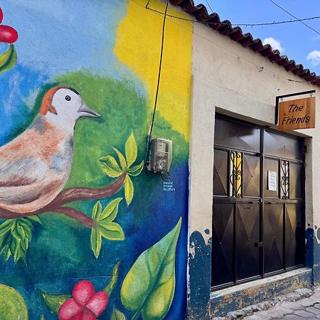 Hostal The Friends Panajachel Ngoại thất bức ảnh