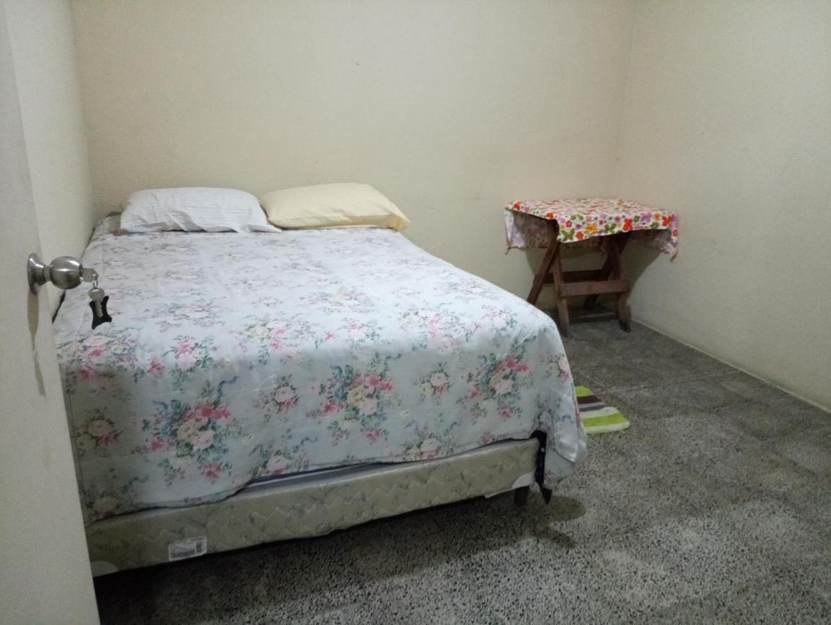 Hostal The Friends Panajachel Ngoại thất bức ảnh