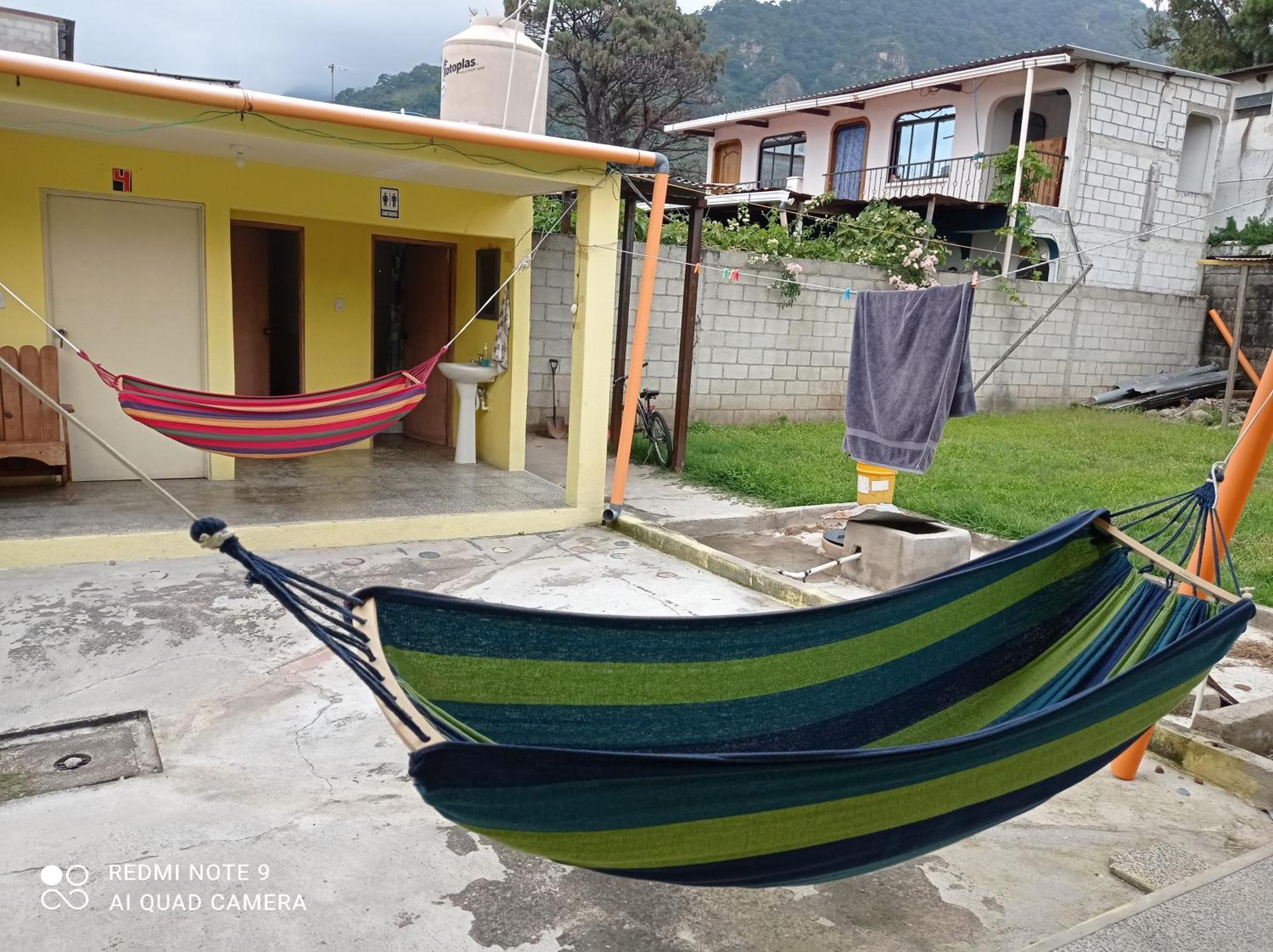 Hostal The Friends Panajachel Ngoại thất bức ảnh