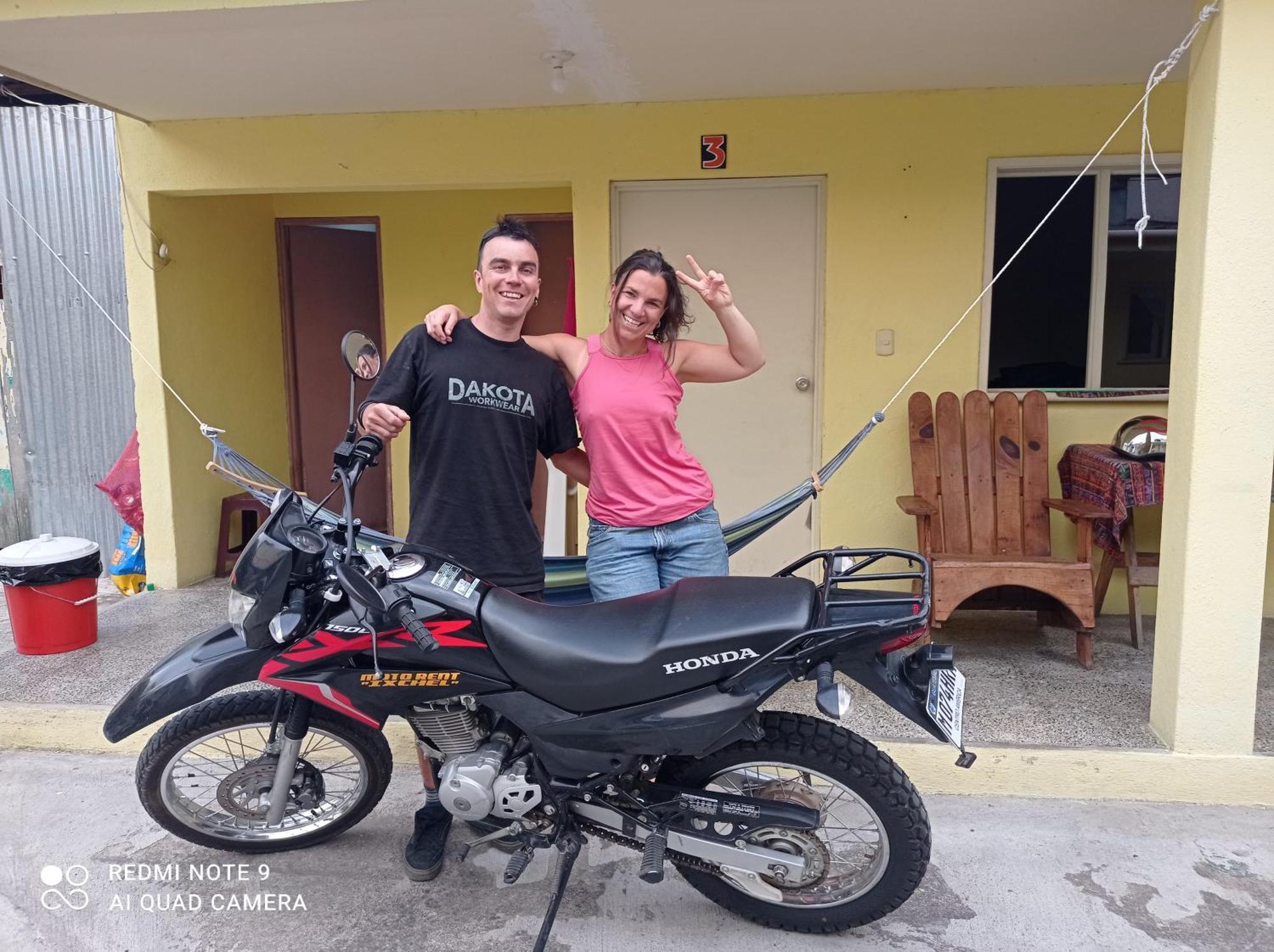 Hostal The Friends Panajachel Ngoại thất bức ảnh