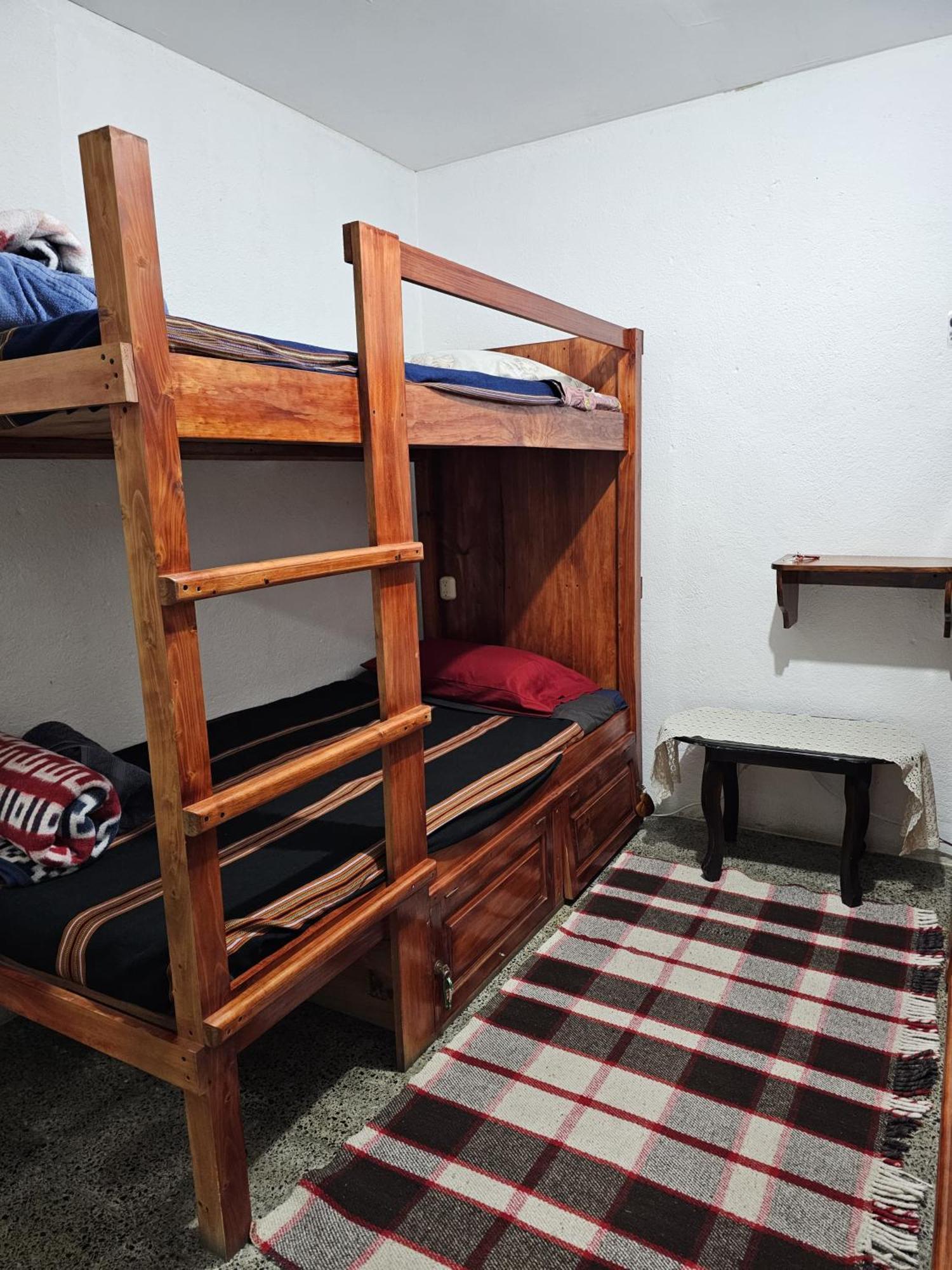 Hostal The Friends Panajachel Ngoại thất bức ảnh