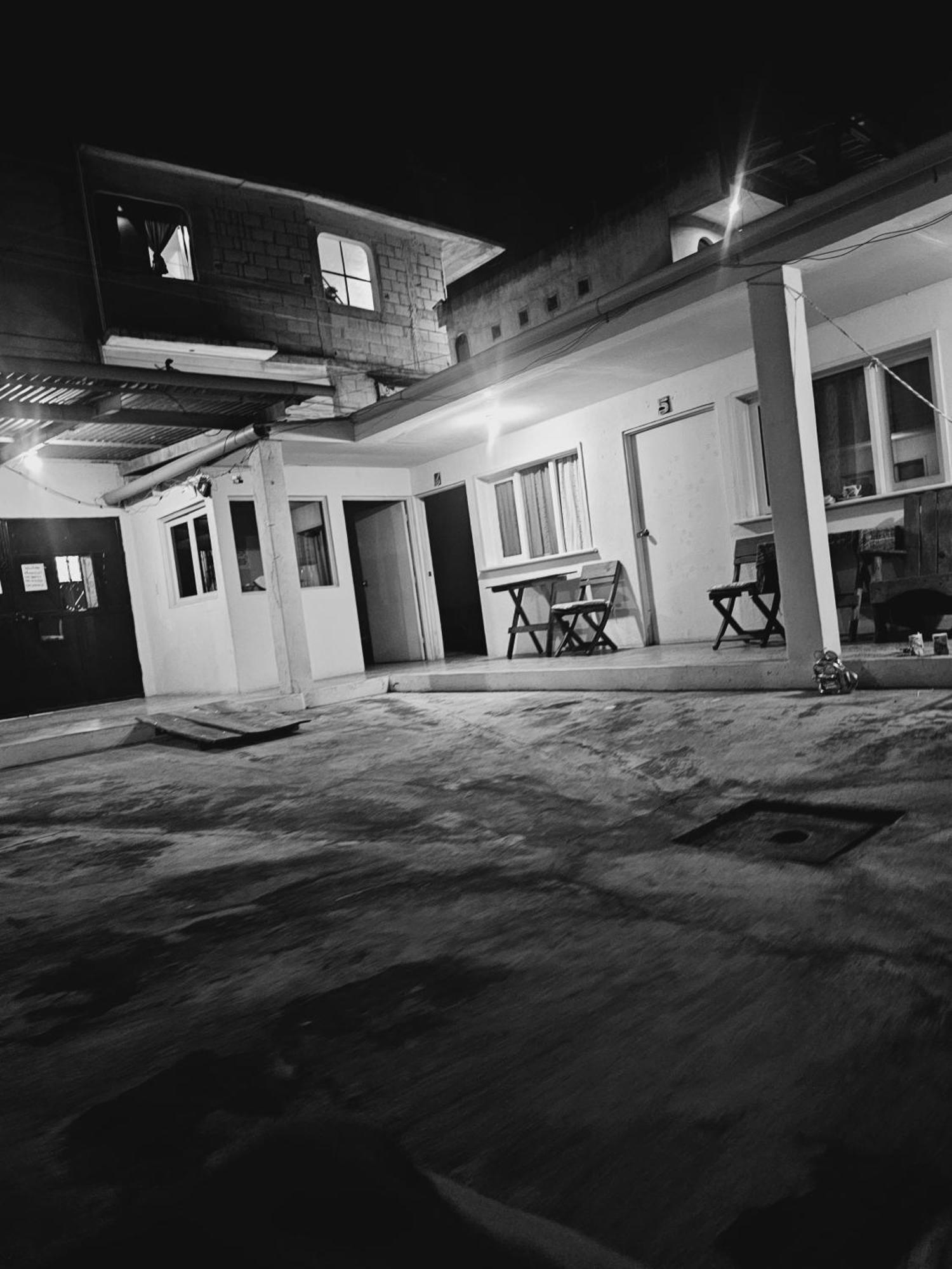 Hostal The Friends Panajachel Ngoại thất bức ảnh