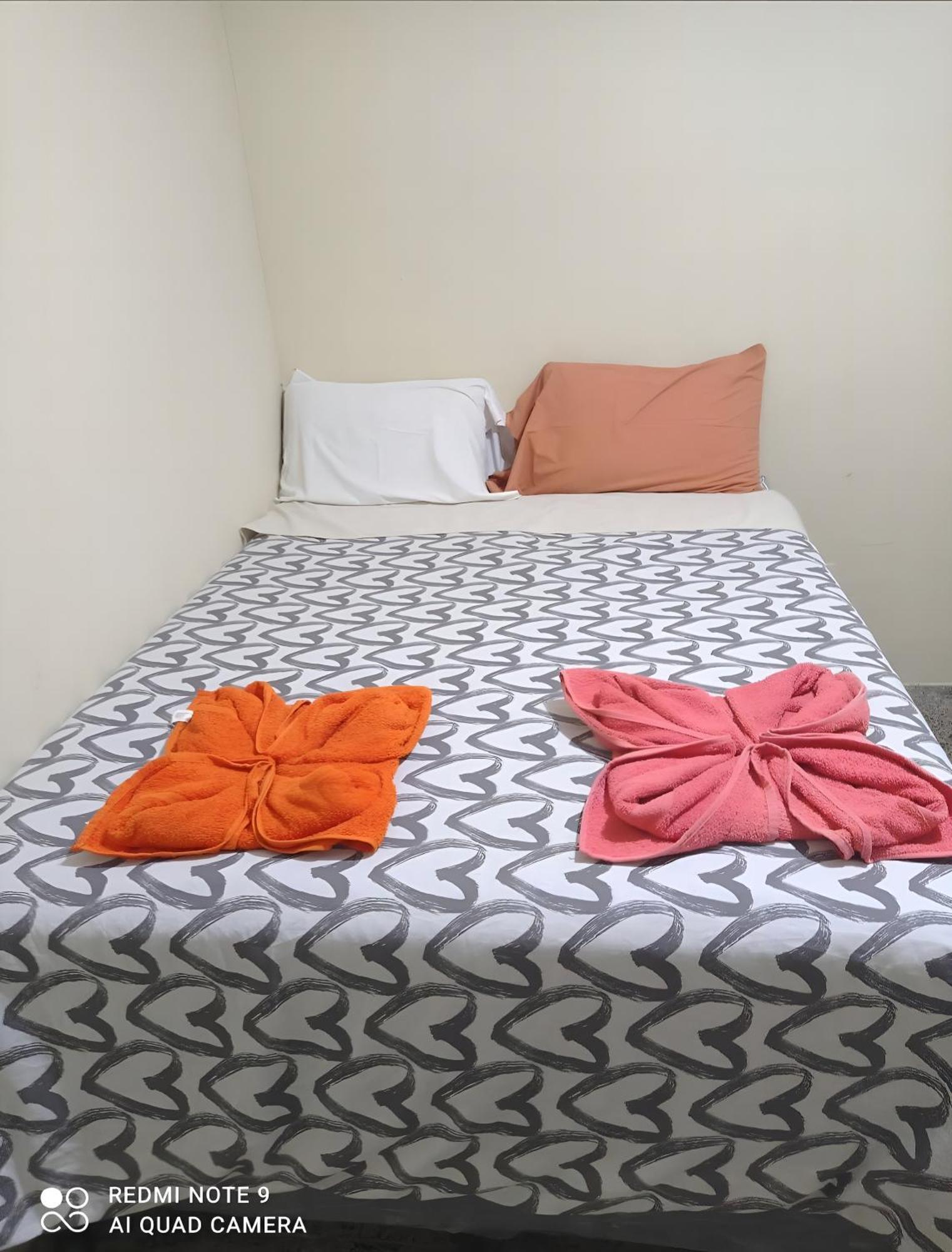 Hostal The Friends Panajachel Ngoại thất bức ảnh