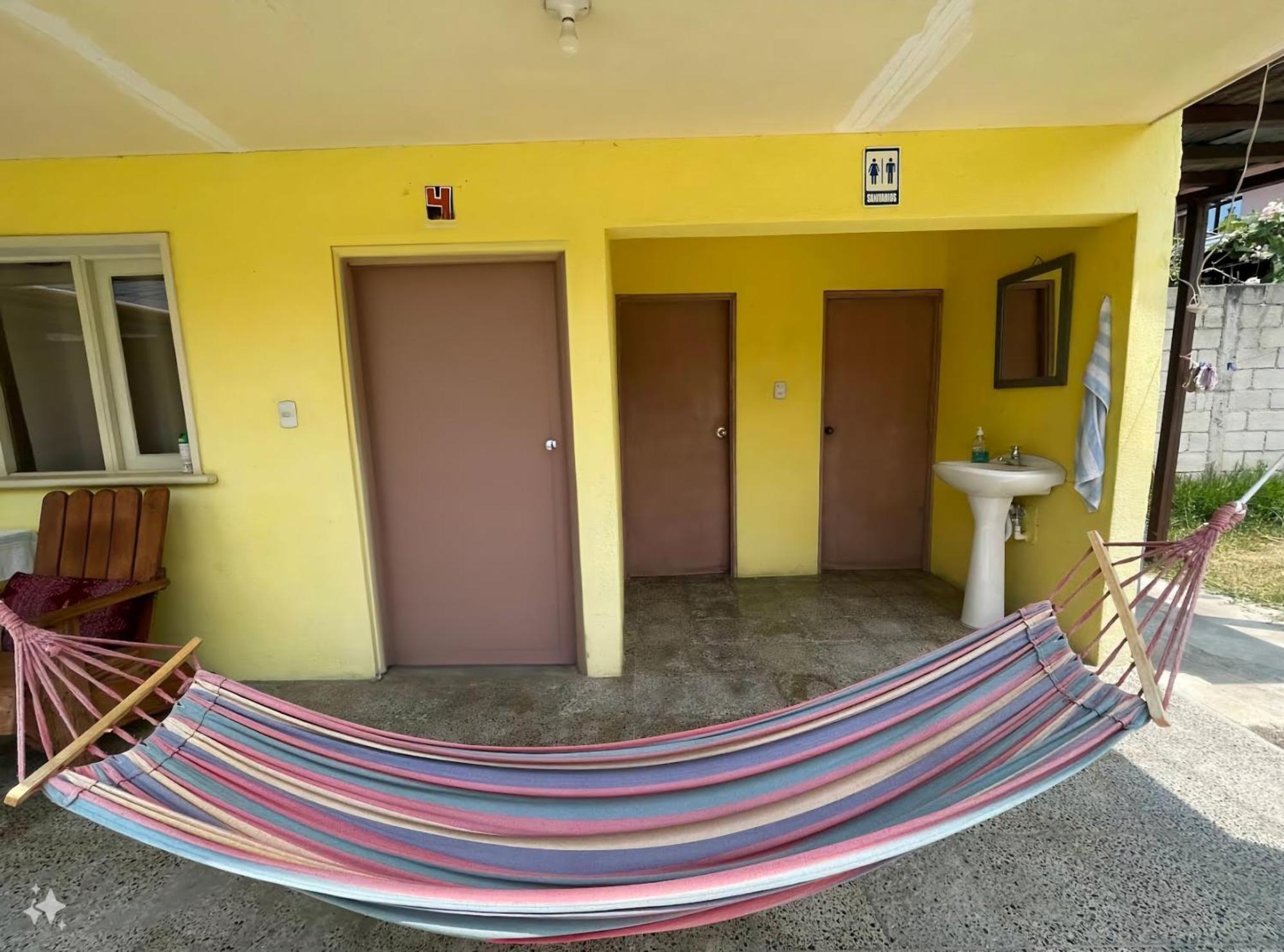 Hostal The Friends Panajachel Ngoại thất bức ảnh